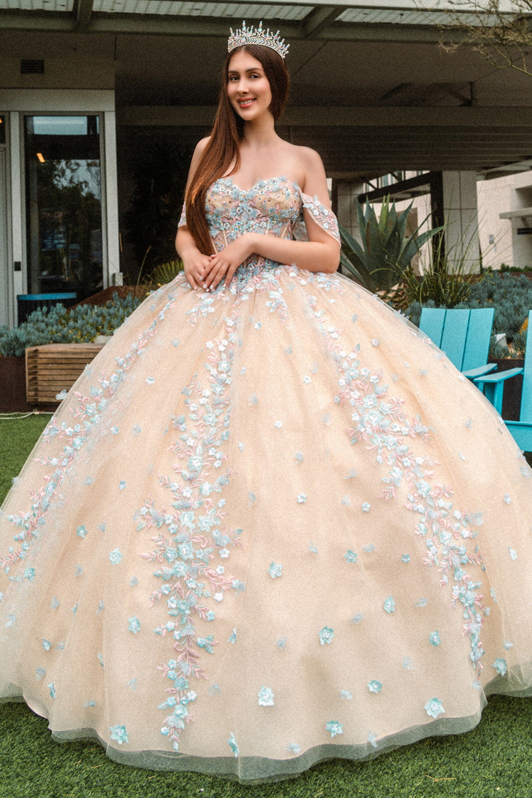 Quinceniera Dresses Long Quinceanera Dress 3D Floral Applique Ball Gown Champagne