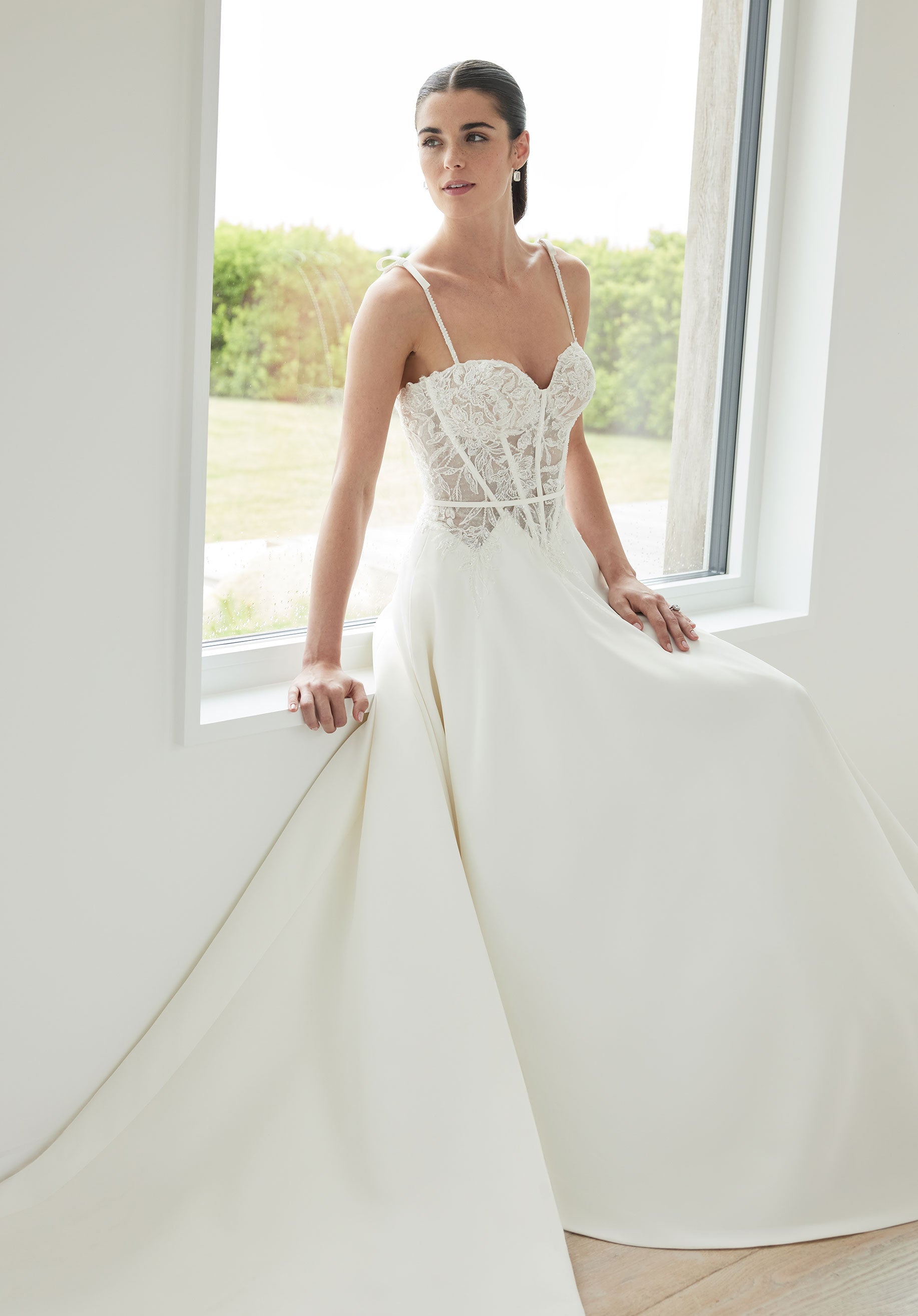 Wedding Dresses A Line Beaded Lace Long Wedding Dress Ivory/Honey